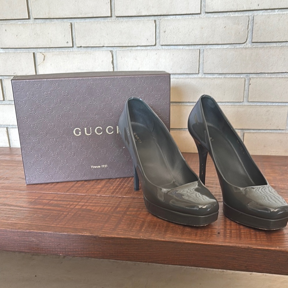 Gucci Women's Glossy Black Heels